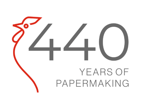 440 ans Hahnemühle 1584 - 2024 Fondée : 1584 - une raison de faire la fête. 440 ans d'art de la fabrication du papier chez Hahnemühle. Célébrez avec nous en participant au concours de dessin de calendrier !