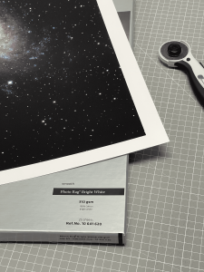 Astrofotografie der Spiralgalaxie Messier 33 auf Hahnemühle Digital FineArt Papier als Fotokunst gedruckt von WhiteWall Fotolabor, ©Dr. Henk Groth